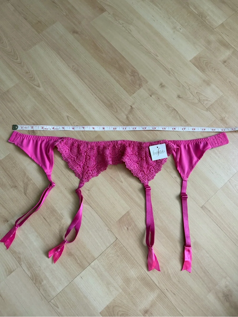 Frederick's of Hollywood Lace Garter Belt Bombshell Pink